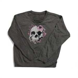 Gray Skull Graphic Sweatshirt